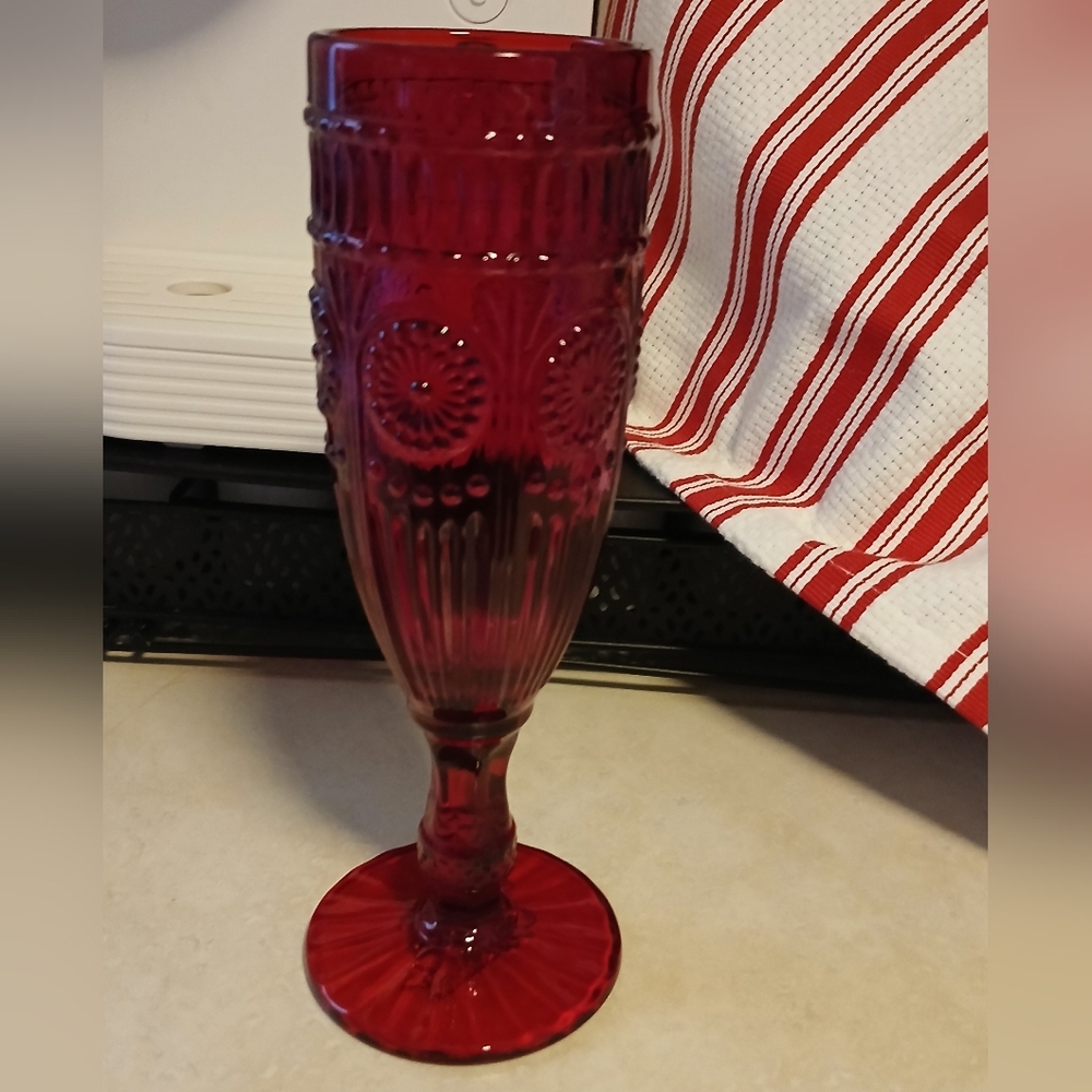 The Pioneer Woman Adeline Ruby Red Champagne Flute